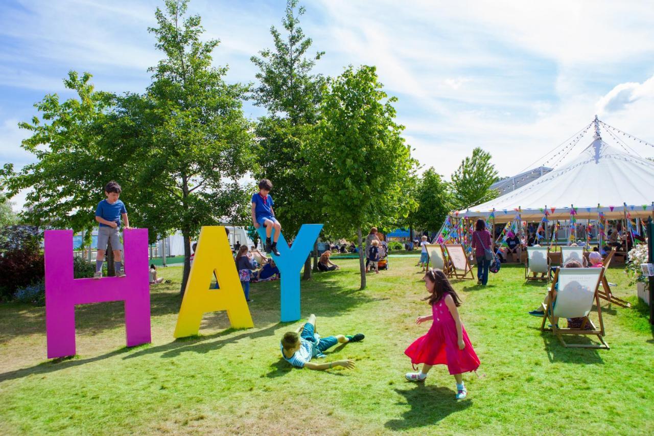 Festival Yurts Hay-On-Wye Hotel Ngoại thất bức ảnh